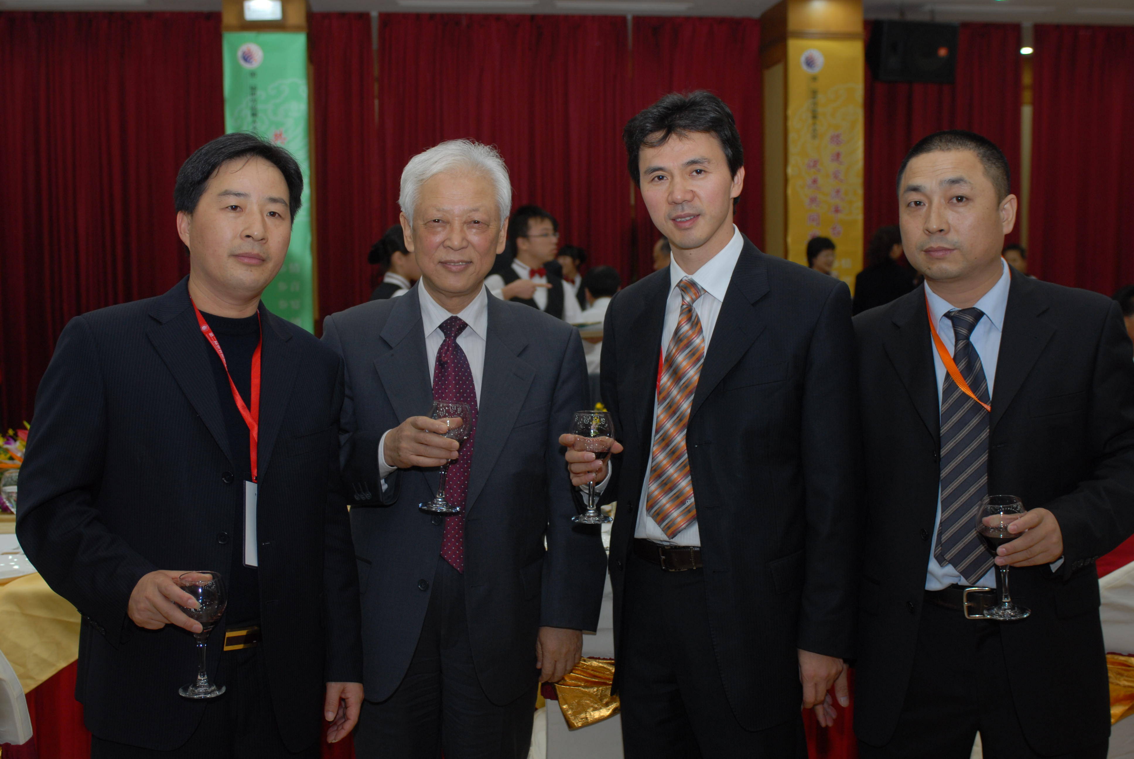 ●全国人大副委员长:周铁军(历任时)